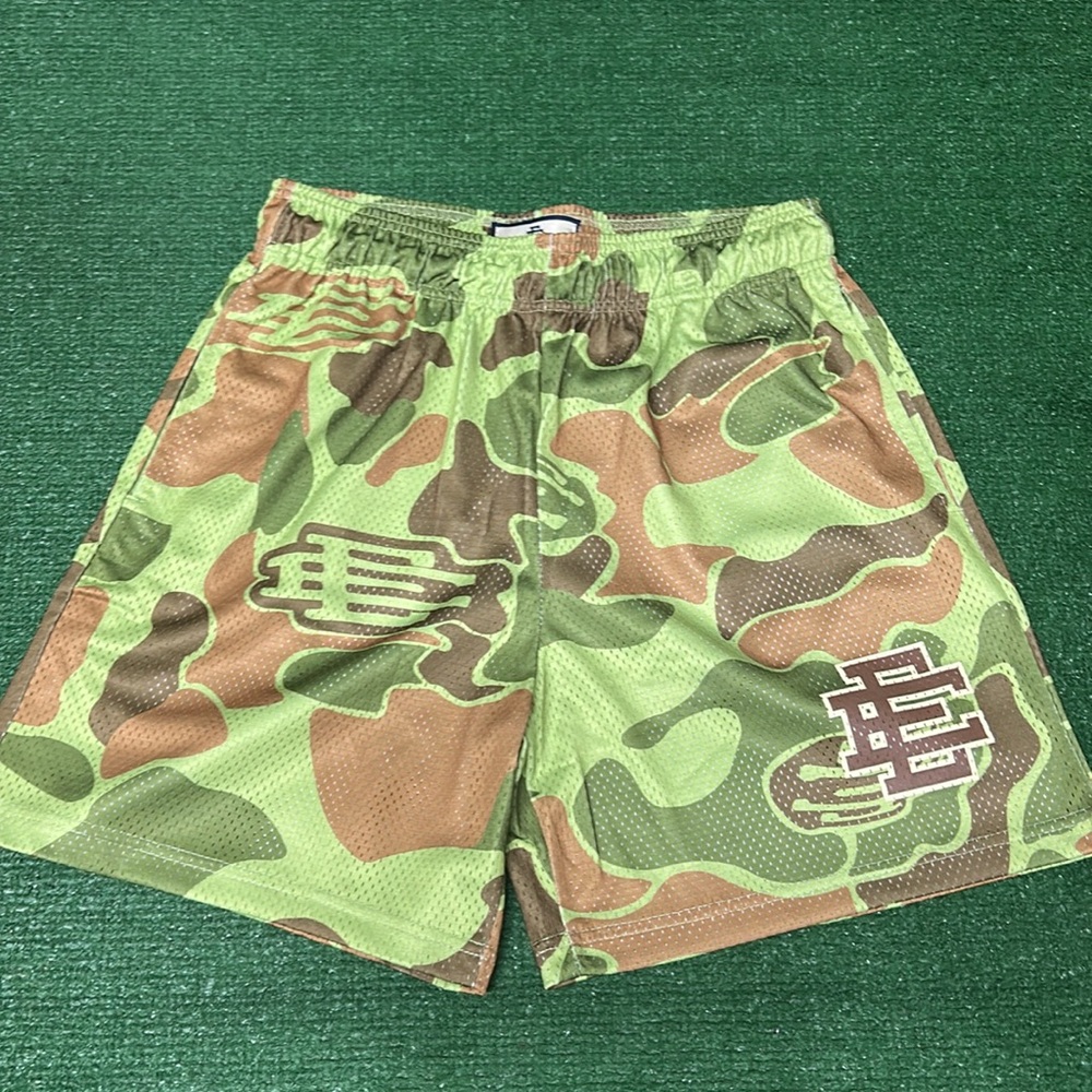 Eric Emanuel Camo shorts size M